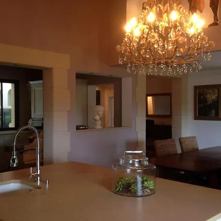 Σπίτι διακοπών Sleeps 8 Pool
